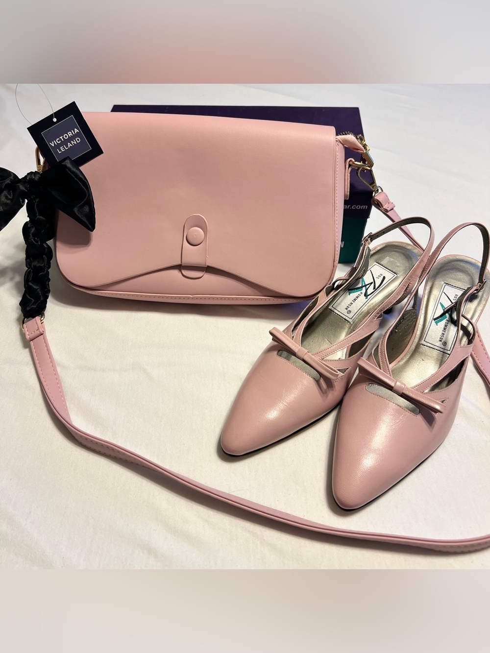 Ros Hommerson Leather Pointed Toe Kitten Heal 8.5 N +Victoria Leland Crossbody.